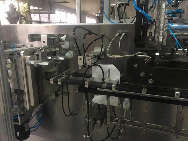 hij-2600-automatic-horizontal-packing-machine-7