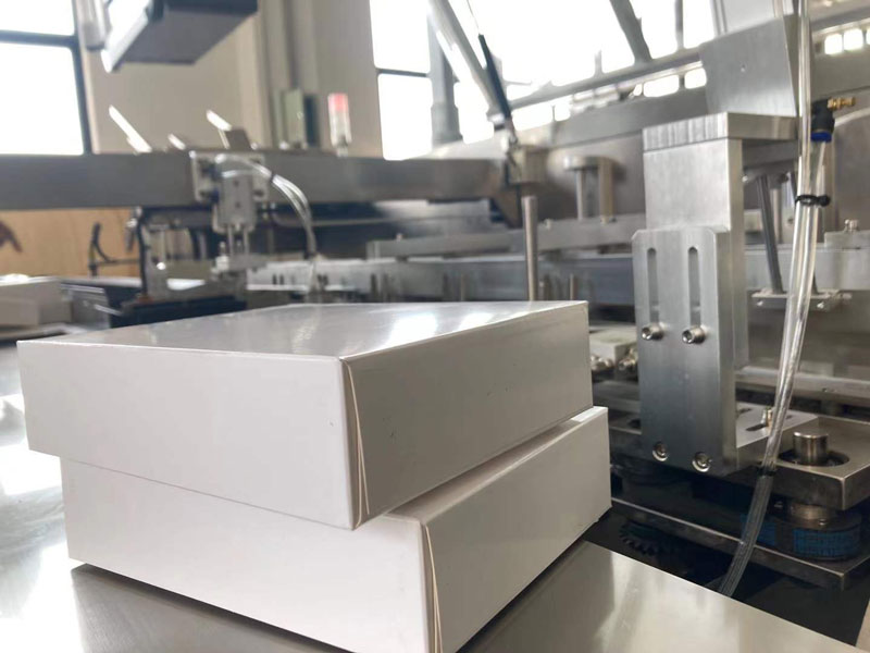 hij-130hc-automatic-pillow-package-cartooning-machine-7