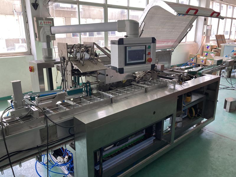 hij-130hc-automatic-pillow-package-cartooning-machine-5